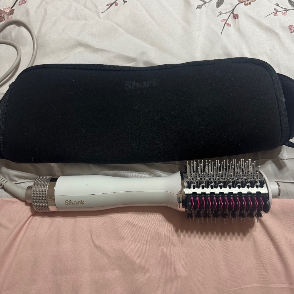 Shark SmoothStyle Heated Comb & Blow Dryer Brush